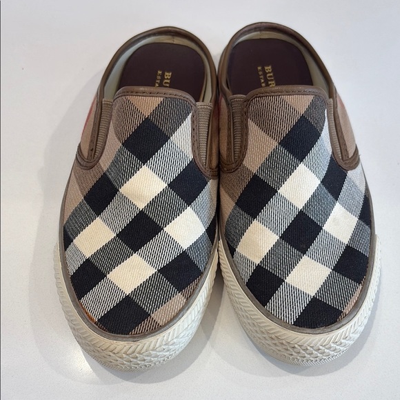 ⭐️Burberry Plaid Slip In Mules Shoes—BEAUTIFUL—EXCELLENT CONDITION!! Size 37 - Picture 1 of 7